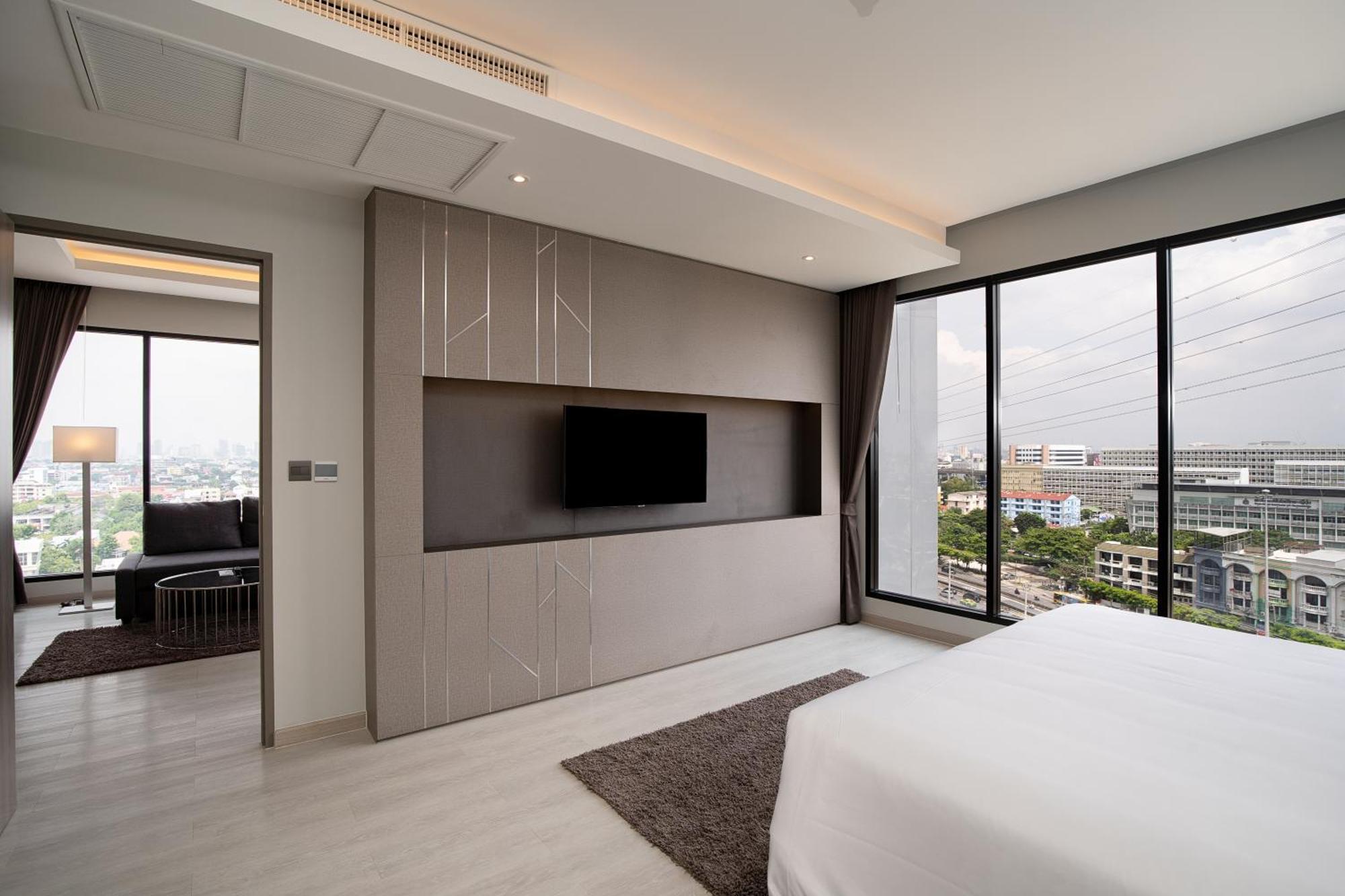 Thaya Hotel Bangkok Buitenkant foto